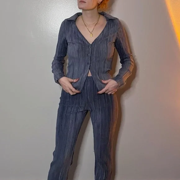 Blue Long Sleeved Button Up Top - Matching Pants - Picture 3 of 3